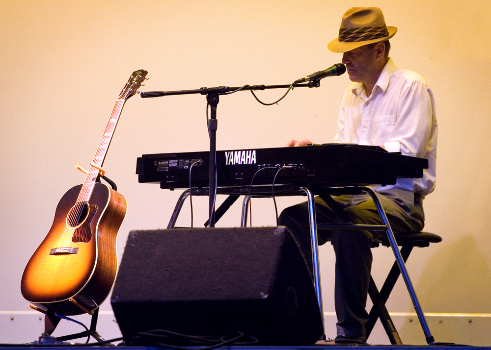 ‘PorchLight with Tom Roznowski’ Airing Saturdays at 8 p.m. on WFIU